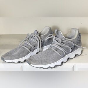 Sorel Women’s Kinetic Lace-up Sneakers Size 8